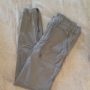 AE Stretch High-Waisted Jegging Jogger with zipper leg closure - size 6